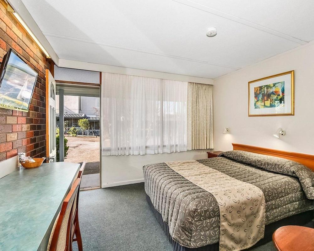 Cedar Lodge Motel Morwell Exterior photo