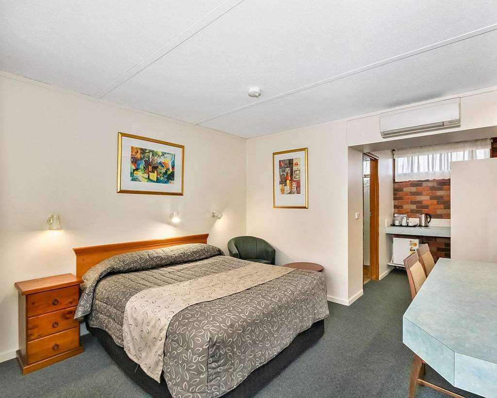 Cedar Lodge Motel Morwell Room photo